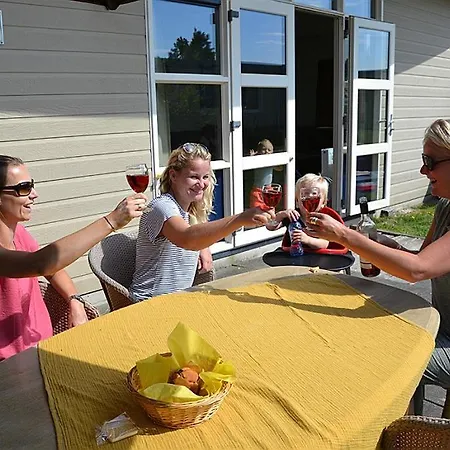 Resort Bungalow 16 Personen